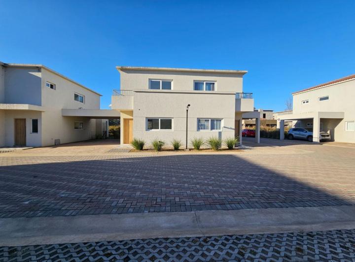 Casa · 133m² · 5 Ambientes · 1 Cochera
