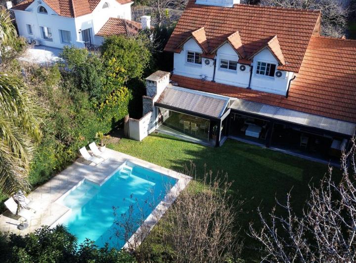 Casa · 244m² · 5 Ambientes