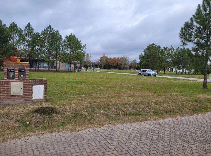 Terreno · 1027m²