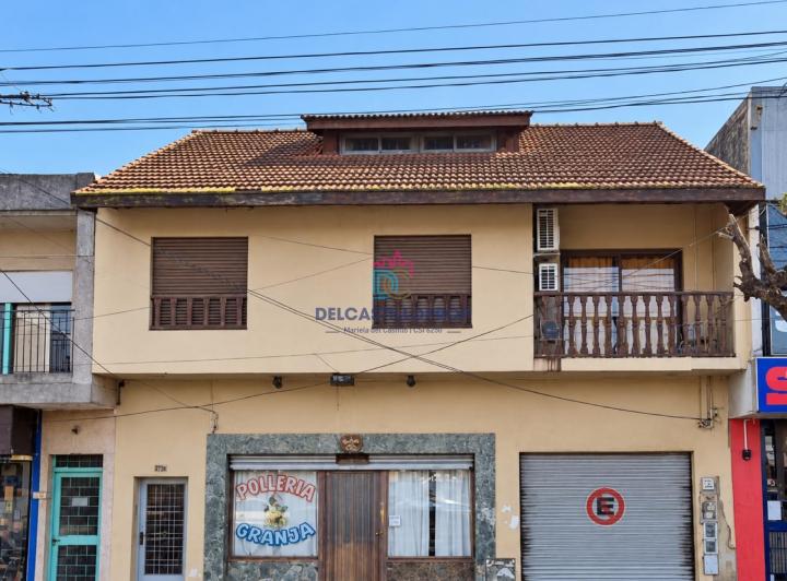 Local comercial · 240m² · 5 Ambientes · 1 Cochera