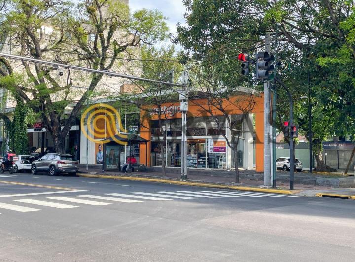 Local comercial · 165m²