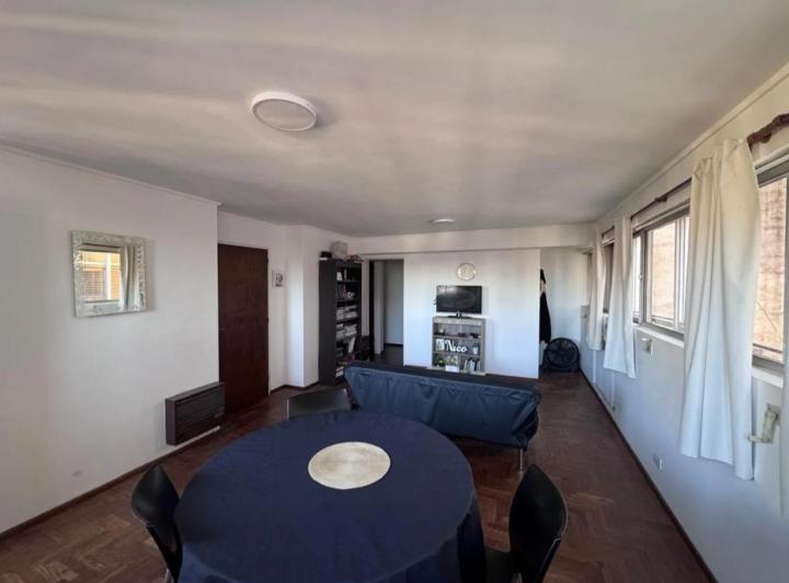 Departamento · 83m² · 8 Ambientes · 1 Cochera