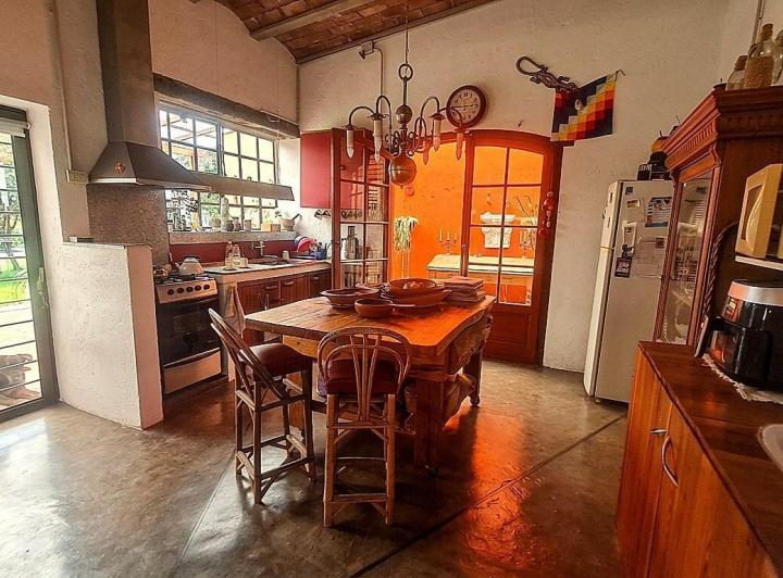 Casa · 200m² · 1 Dormitorio · 3 Cocheras