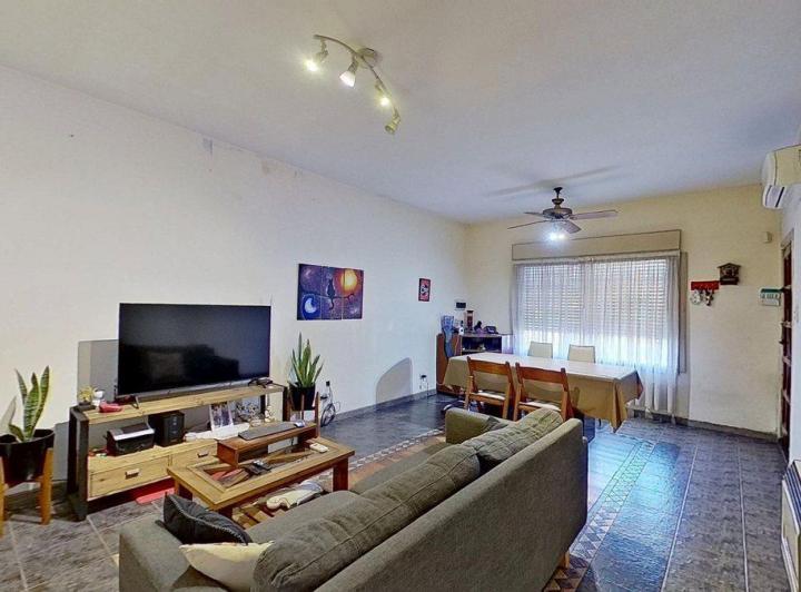 Casa · 158m² · 6 Ambientes · 1 Cochera
