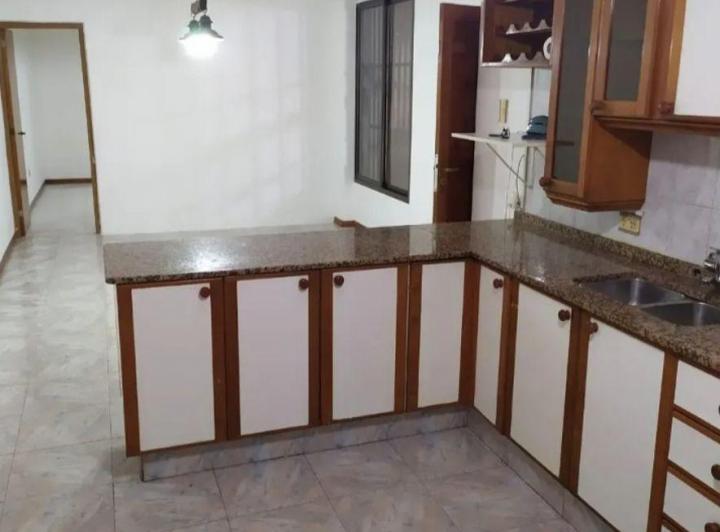 Casa · 300m² · 5 Ambientes