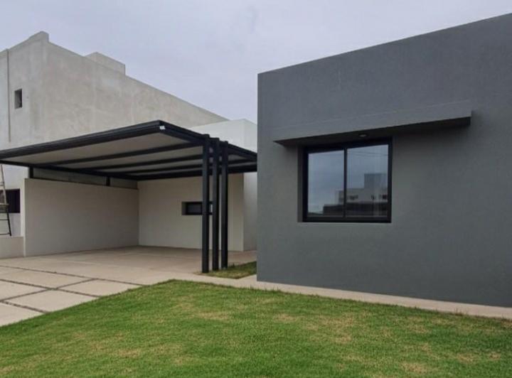 Casa · 125m² · 4 Ambientes · 2 Cocheras