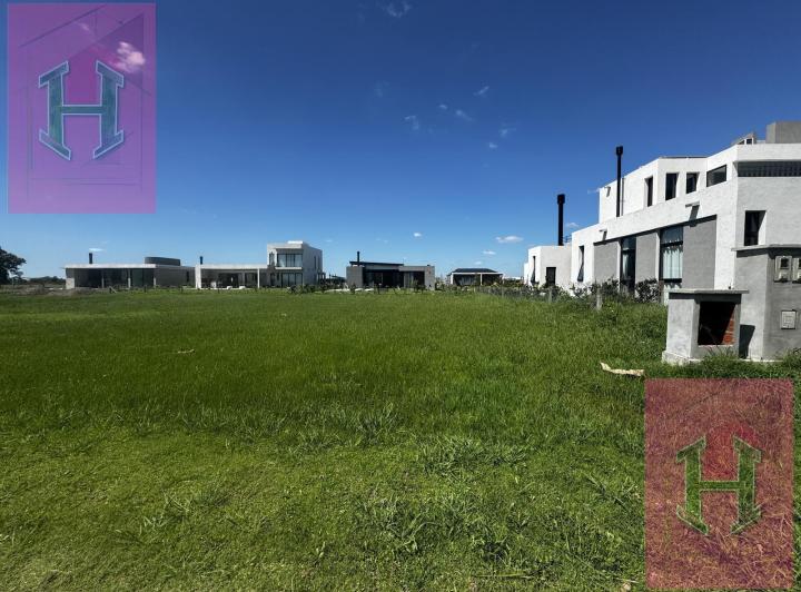 Terreno · 600m²
