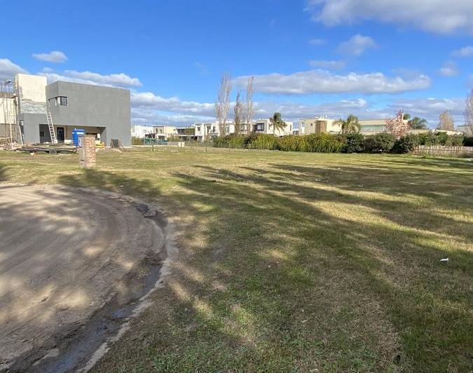 Terreno · 812m²