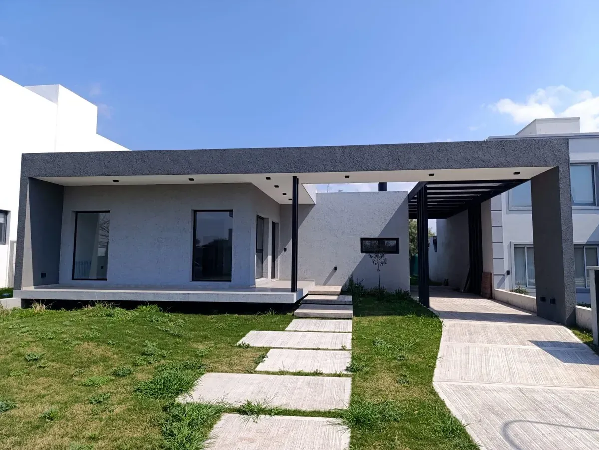 Casa en venta en Las Cañitas Barrio Privado de 2 Dormitorios