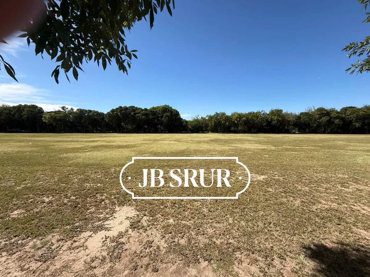 Lote de 2500m2 en venta en Country Los Mimbres