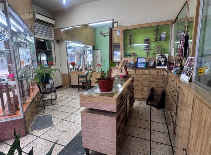 Local comercial · 84m²