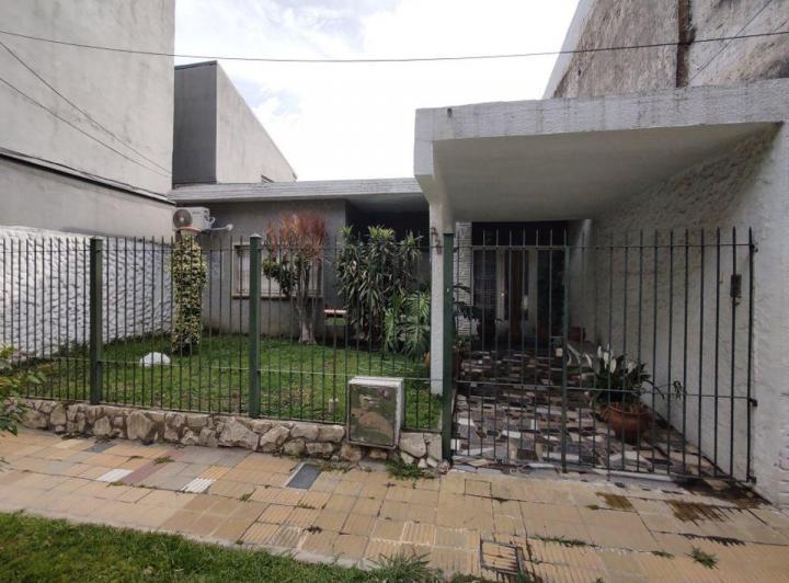 Casa · 130m² · 3 Ambientes · 1 Cochera