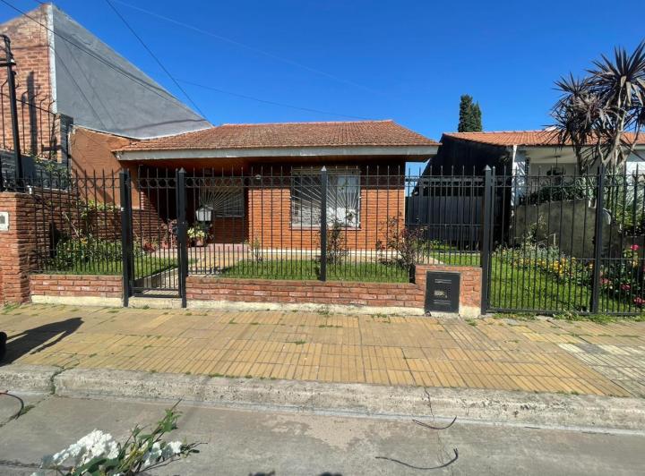 Casa · 110m² · 4 Ambientes · 1 Cochera