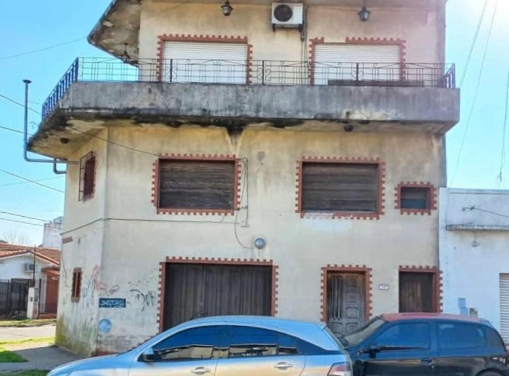 Casa · 95m² · 4 Ambientes · 1 Cochera