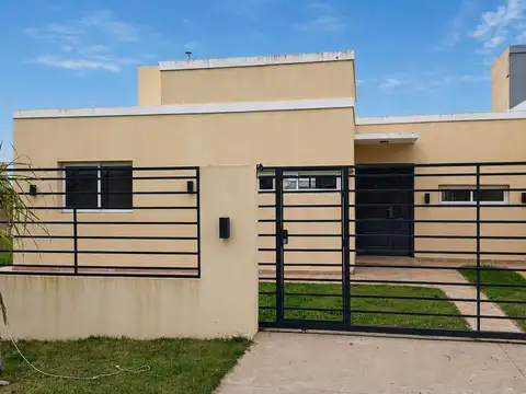 Casa en Venta en Roldan, San Lorenzo