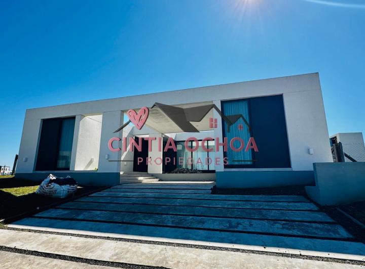 Casa · 137m² · 4 Ambientes · 4 Cocheras