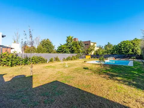 Casa en Venta en Punta Chacra, Roldan
