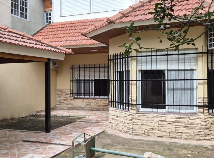 Casa · 70m² · 3 Ambientes · 1 Cochera