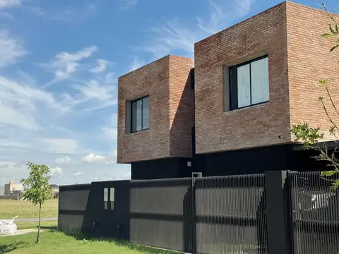 Casa en Venta en Funes Norte, Funes