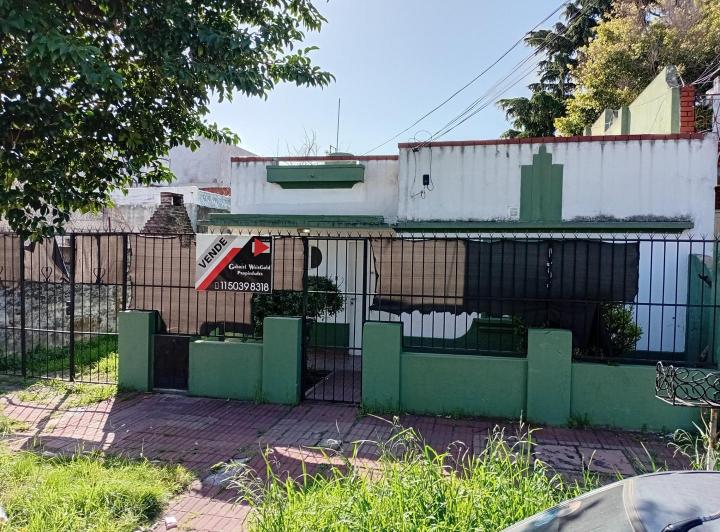 Casa · 70m² · 3 Ambientes · 2 Cocheras