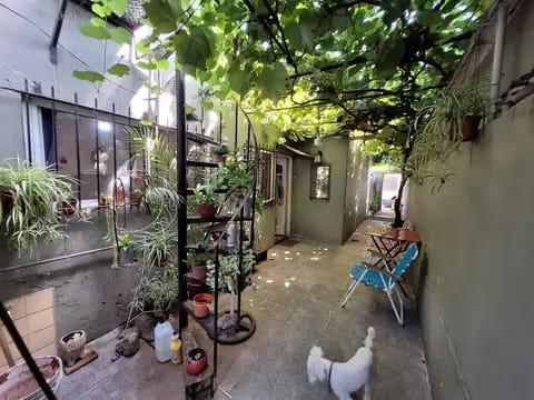 Casa · 140m² · 8 Ambientes
