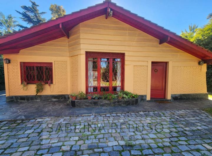 Casa · 170m² · 5 Ambientes · 1 Cochera