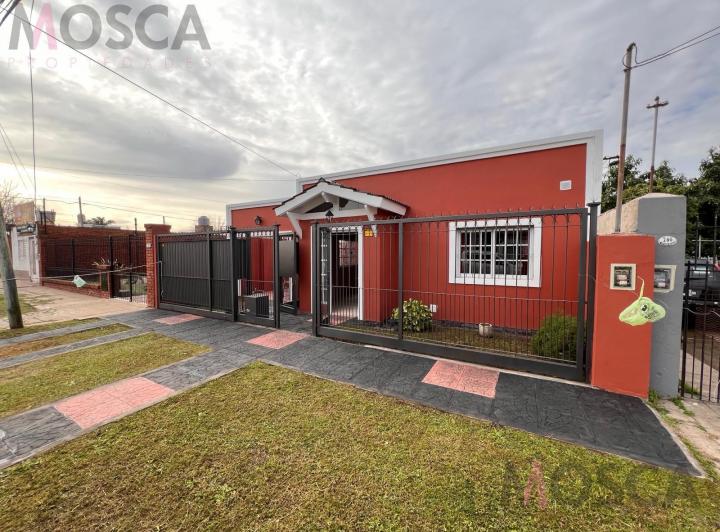 Casa · 370m² · 5 Ambientes · 6 Cocheras