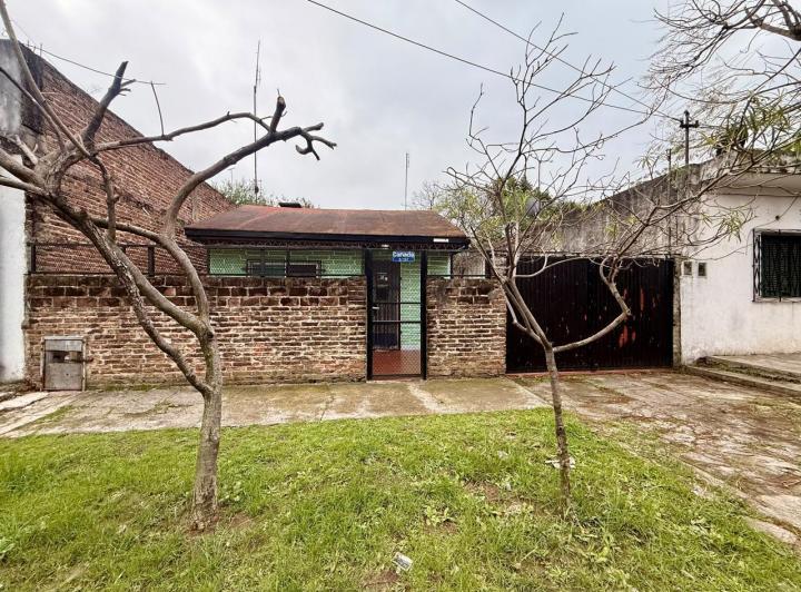 Casa · 41m² · 3 Ambientes · 4 Cocheras