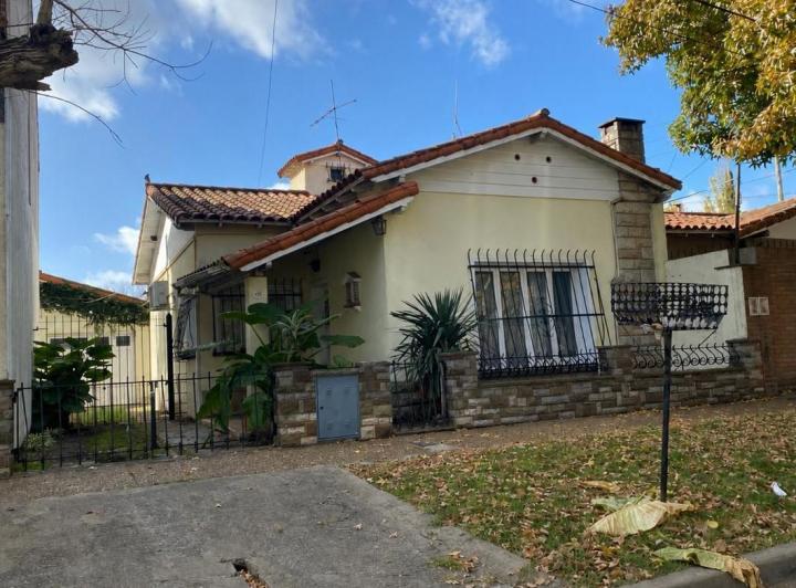 Casa · 100m² · 3 Ambientes · 1 Cochera