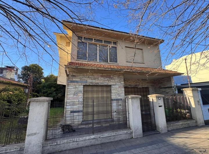 Casa · 100m² · 4 Ambientes · 1 Cochera