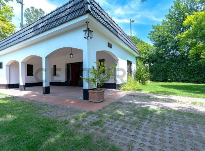 Casa · 300m² · 5 Ambientes