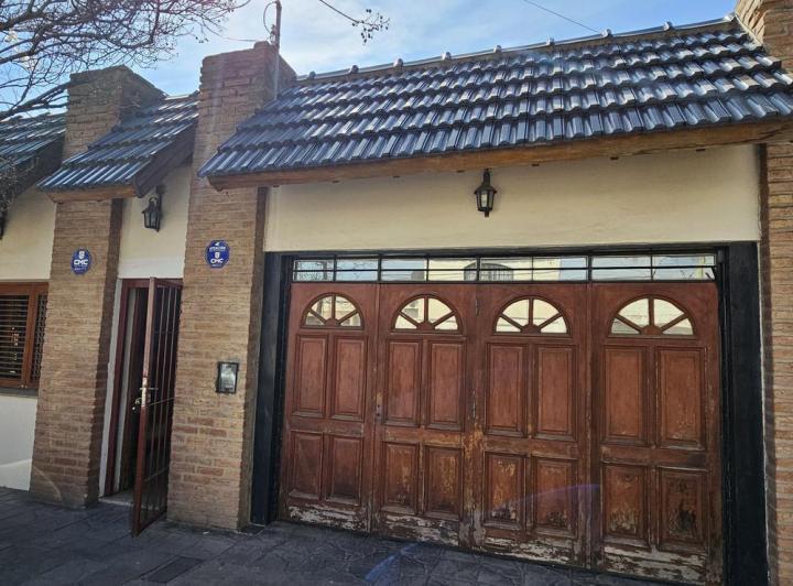 Casa · 183m² · 4 Ambientes · 1 Cochera