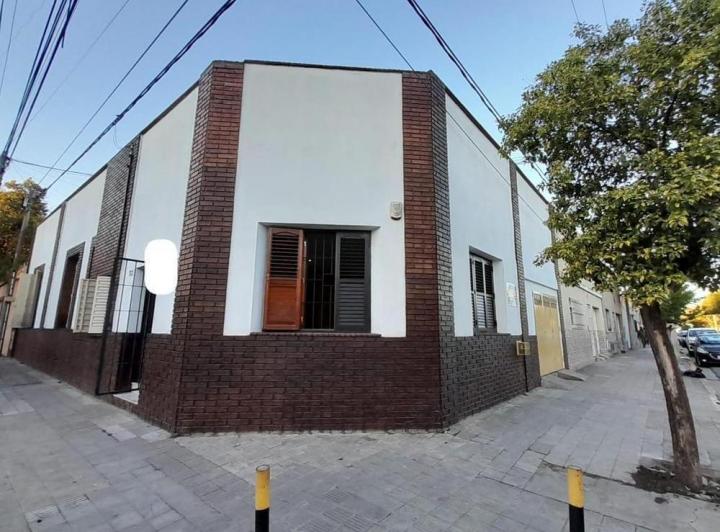 Casa · 169m² · 4 Ambientes · 1 Cochera