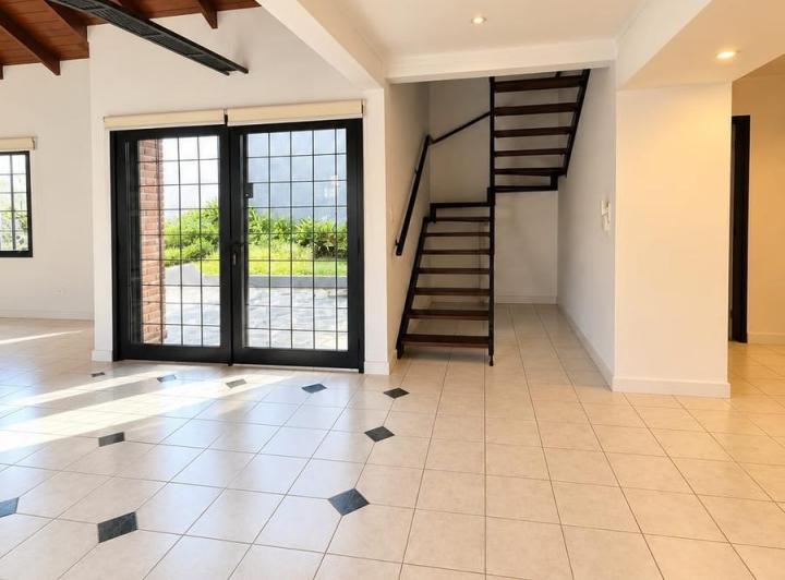 Casa · 160m² · 5 Ambientes