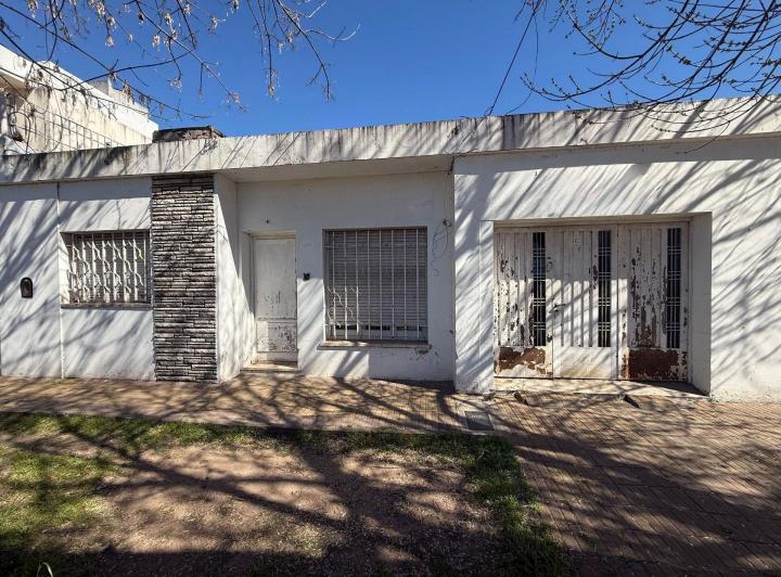 Casa · 106m² · 5 Ambientes · 2 Cocheras