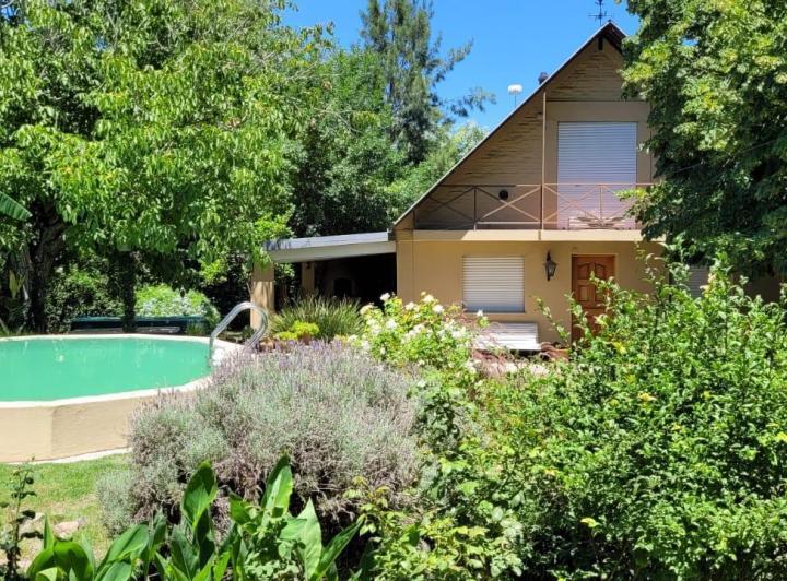 Quinta vacacional · 218m² · 6 Ambientes · 2 Cocheras