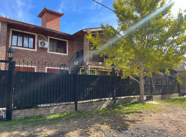 Casa · 322m² · 11 Ambientes · 3 Cocheras
