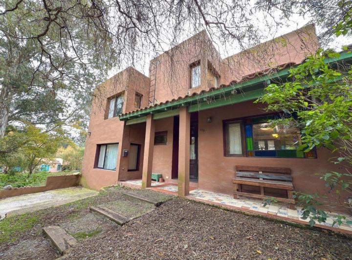 Casa · 130m² · 4 Ambientes · 1 Cochera