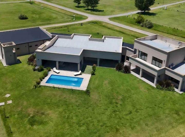 Casa · 510m² · 6 Ambientes · 6 Cocheras