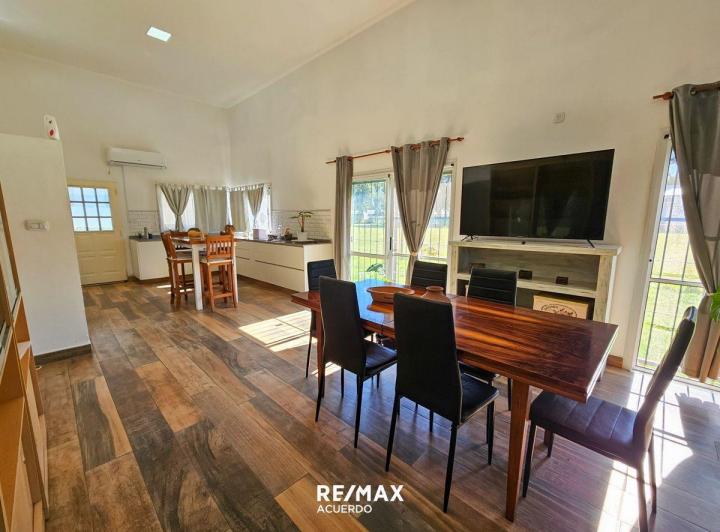 Casa · 231m² · 4 Ambientes · 1 Cochera