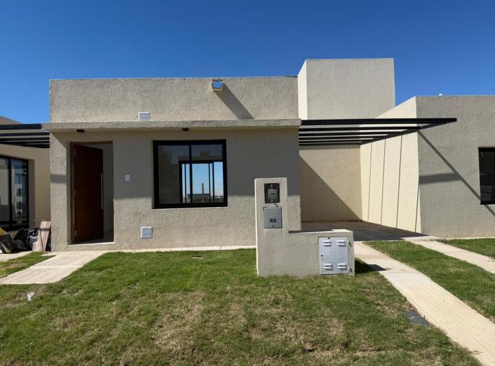 Casa · 55m² · 2 Ambientes · 1 Cochera