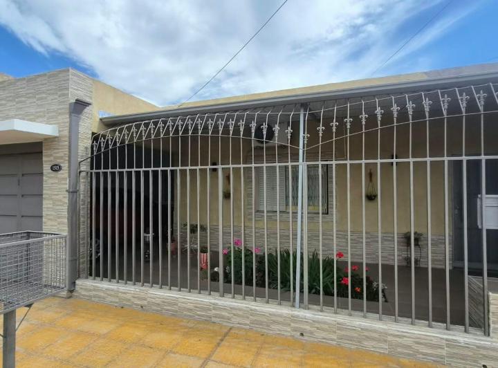 Casa · 98m² · 7 Ambientes · 1 Cochera