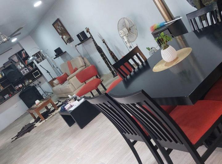 Casa · 210m² · 4 Ambientes · 1 Cochera