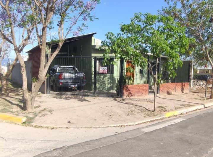 Casa · 100m² · 4 Ambientes · 1 Cochera