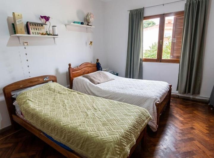 Casa · 450m² · 8 Ambientes · 3 Cocheras