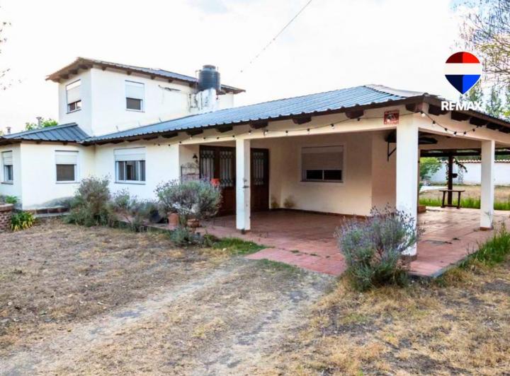 Casa · 130m² · 4 Ambientes · 1 Cochera