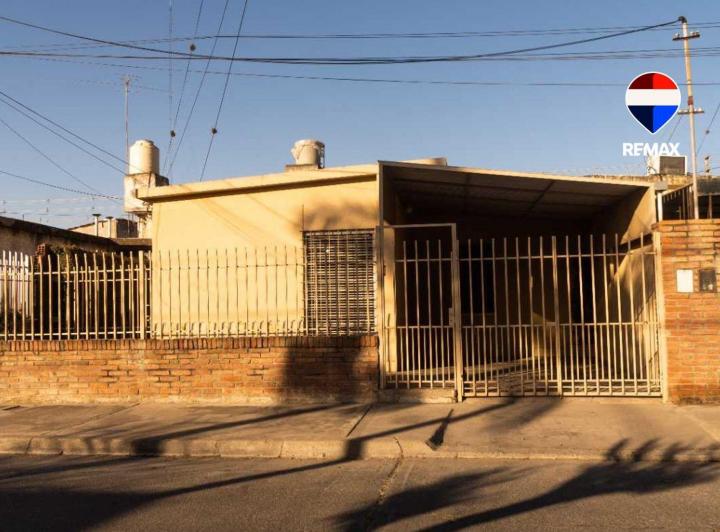 Casa · 82m² · 4 Ambientes · 1 Cochera