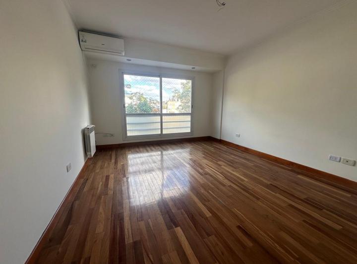 Departamento · 157m² · 5 Ambientes · 1 Cochera