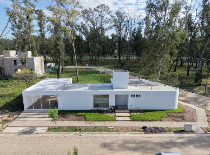 Casa · 142m² · 4 Ambientes · 2 Cocheras