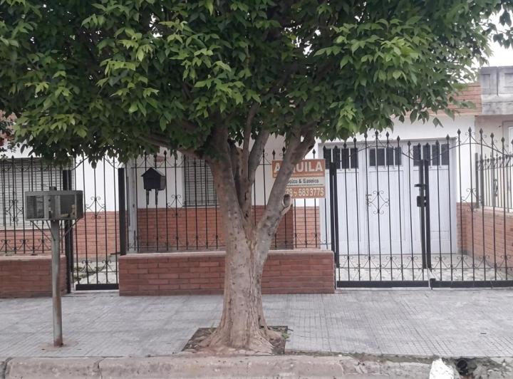Casa · 130m² · 5 Ambientes · 1 Cochera